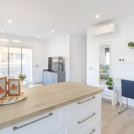 Center 100m From The - Happy *