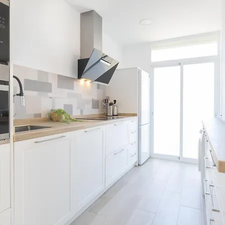 Center 100m From The - Happy *