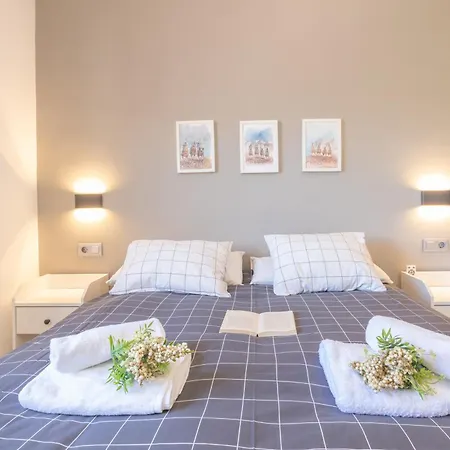 Center 100m From The - Happy Apartament